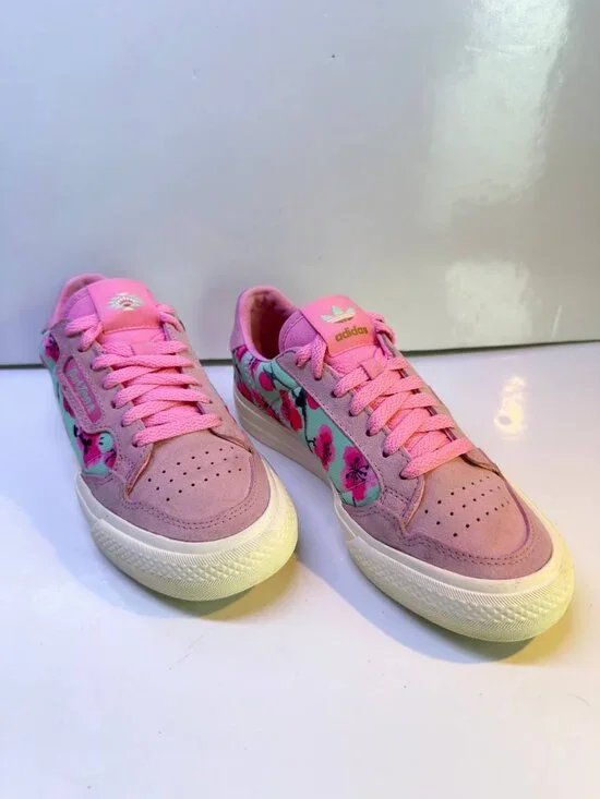 Adidas x AriZona Floral Sneakers – Women’s US 6 - Picture 5 of 15